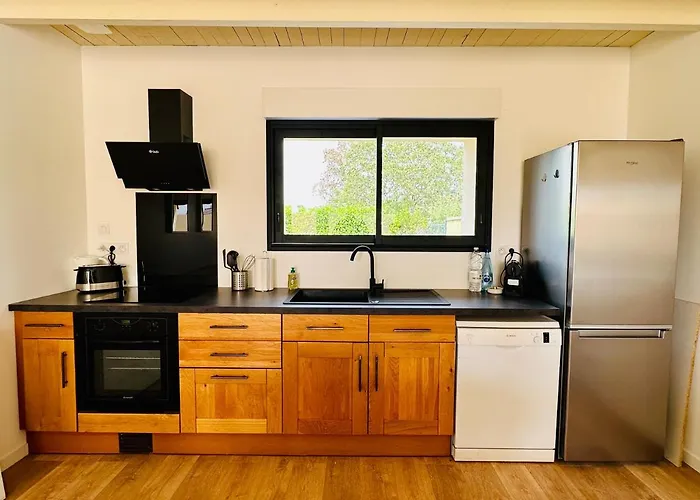 La Halte Occitane - Classe 3 Etoiles - Pour 6 Personnes, 3 Chambres, Parking, Terrasse, Tout Inclus
