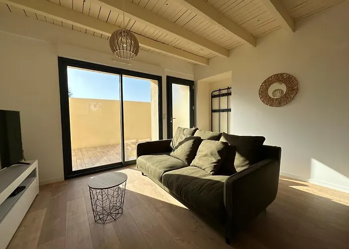 La Halte Occitane - Classe 3 Etoiles - Pour 6 Personnes, 3 Chambres, Parking, Terrasse, Tout Inclus