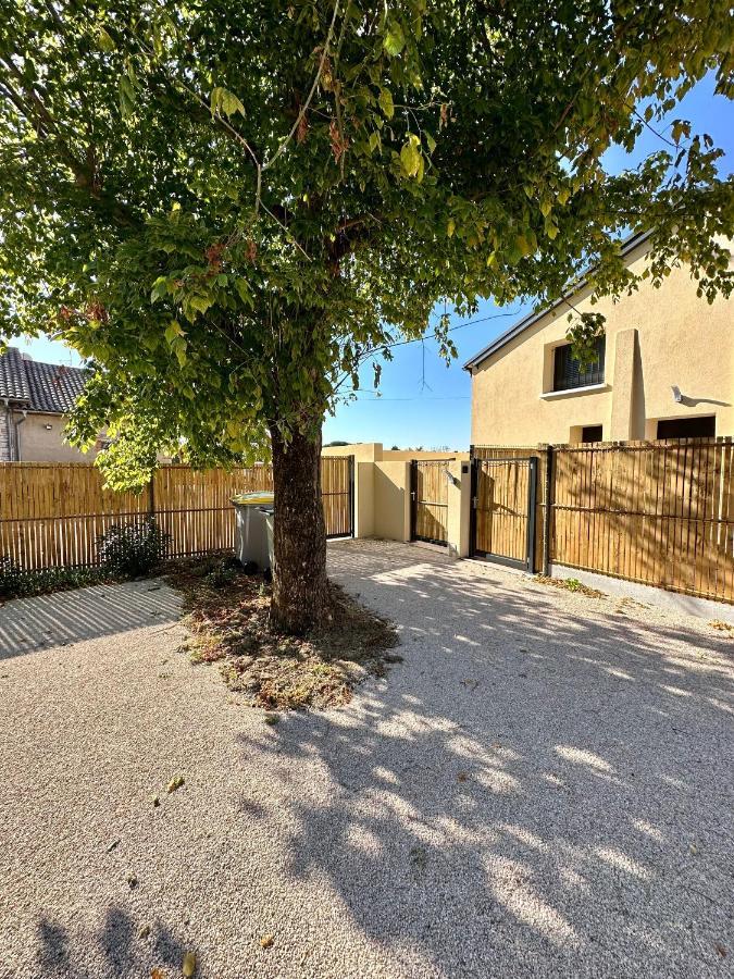 Apartment La Halte Occitane - Classe 3 Etoiles - Pour 6 Personnes, 3 Chambres, Parking, Terrasse, Inclus